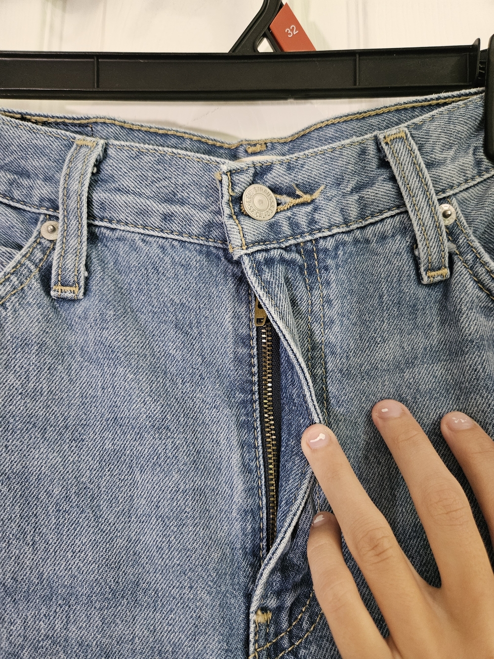Women's Levi '94 Baggy Jeans - Picture 5 of 12